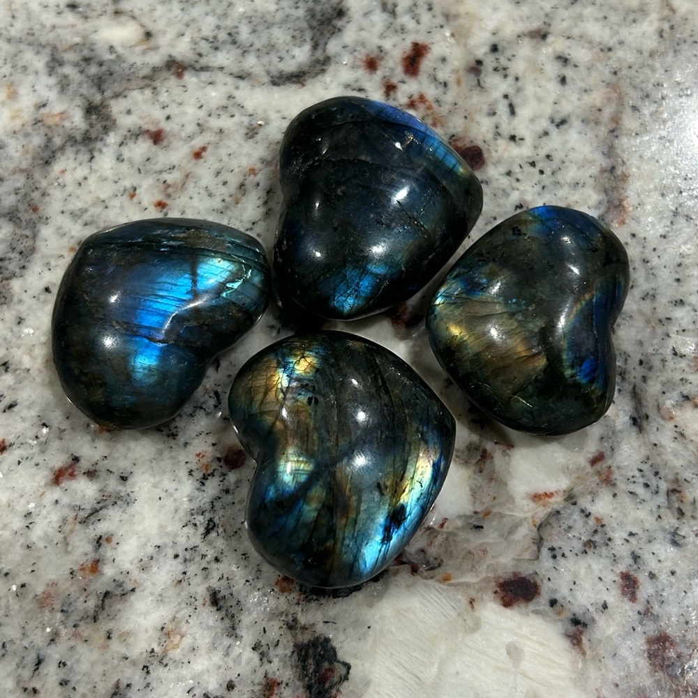 Labradorite hearts ✨